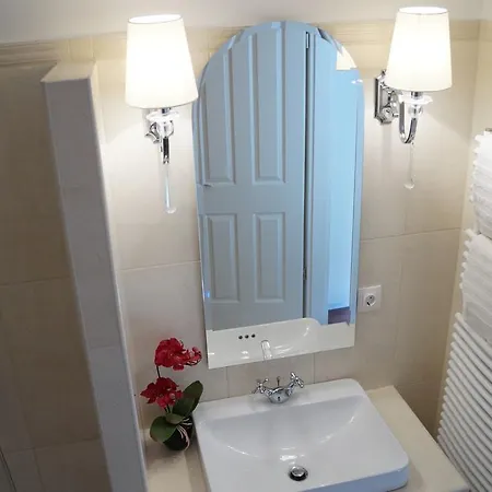 Julia's * Budapeşte